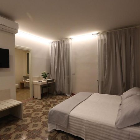 アルバ Palazzo Belli Bed & Breakfast エクステリア 写真