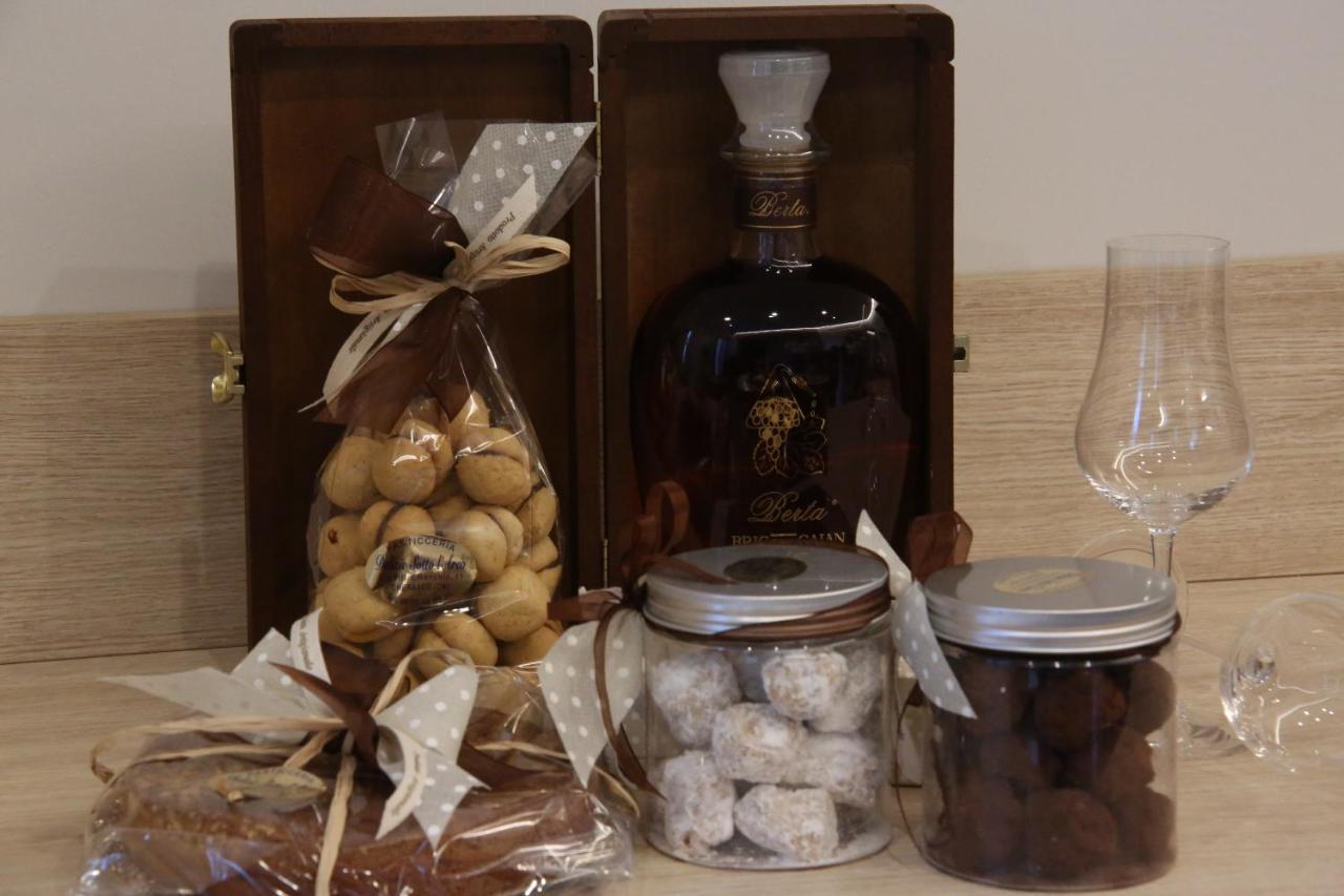 アルバ Palazzo Belli Bed & Breakfast エクステリア 写真