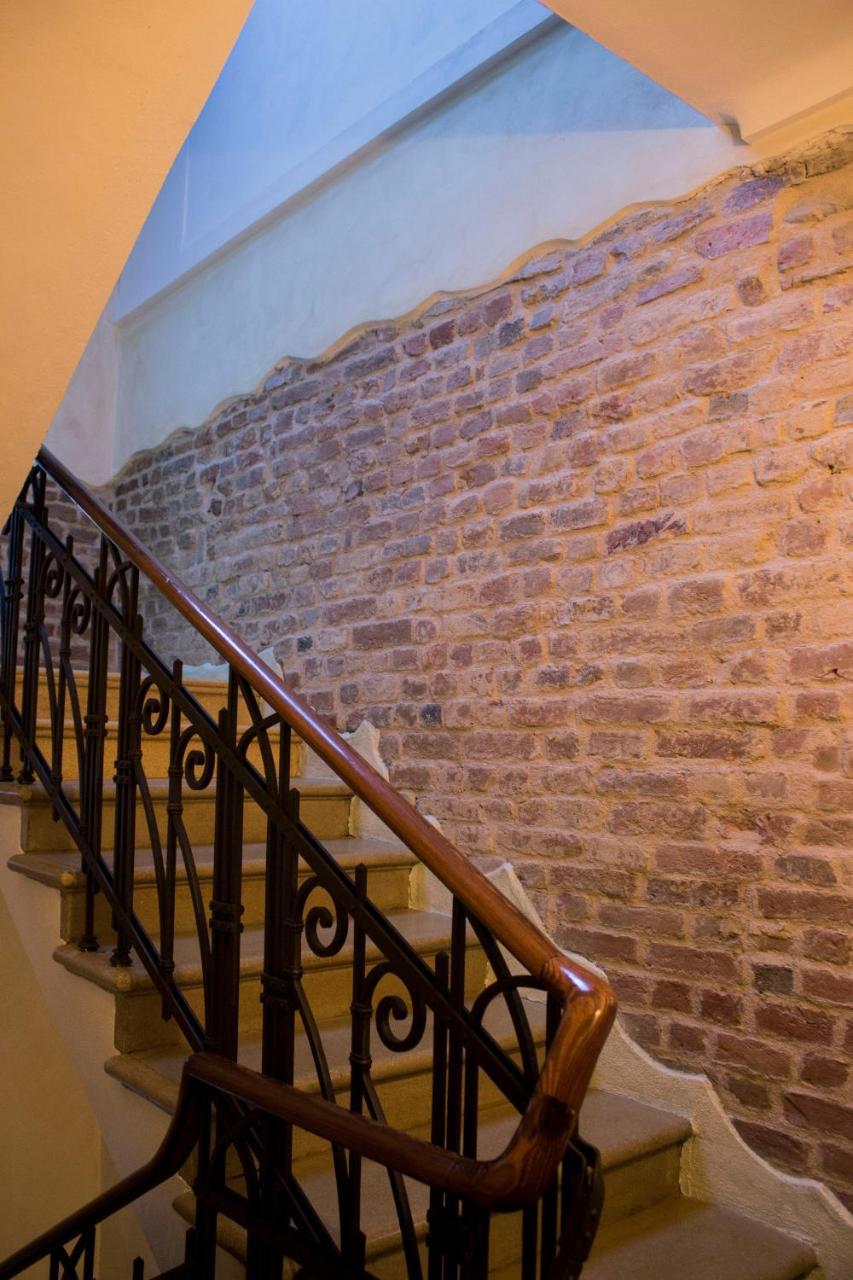 アルバ Palazzo Belli Bed & Breakfast エクステリア 写真
